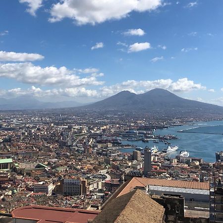 톨레도스탑 호텔 나폴리 외부 사진 View of the city of Naples