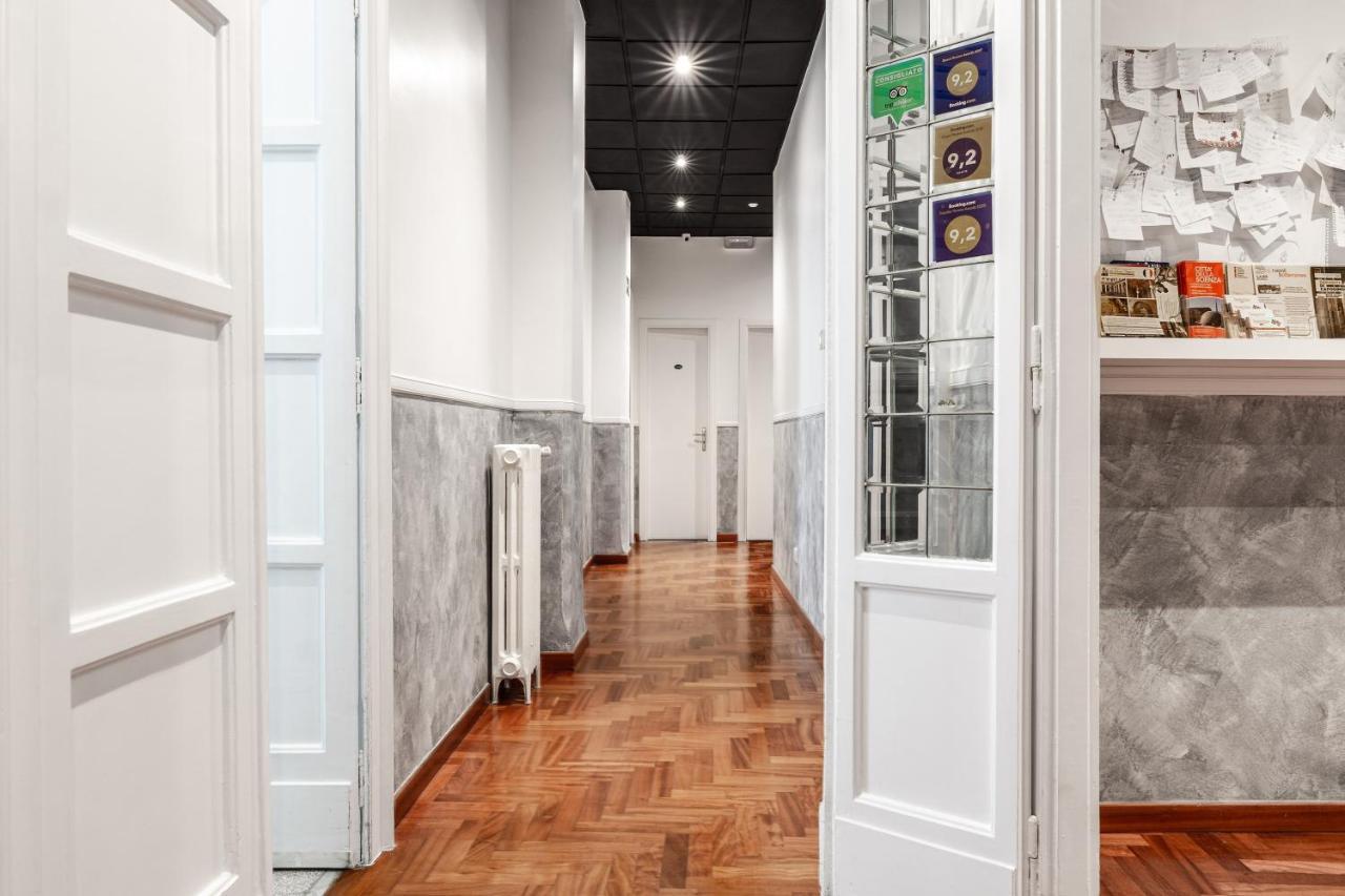 톨레도스탑 호텔 나폴리 외부 사진 Interior of the museum