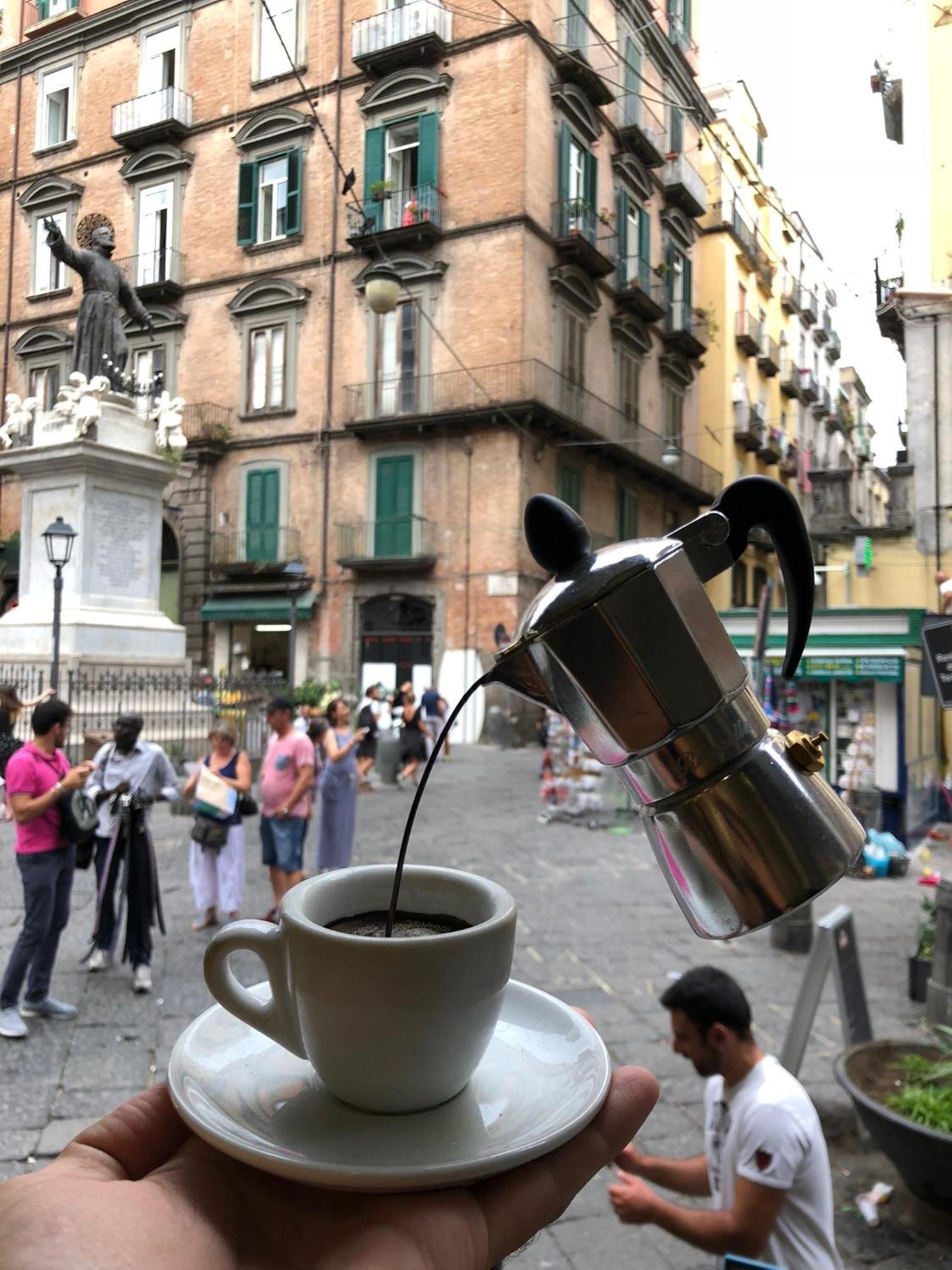 톨레도스탑 호텔 나폴리 외부 사진 A coffee pot
