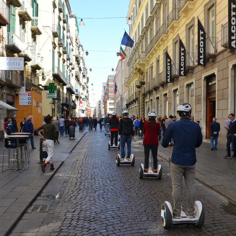 톨레도스탑 호텔 나폴리 외부 사진 Segway tour in Madrid, Spain