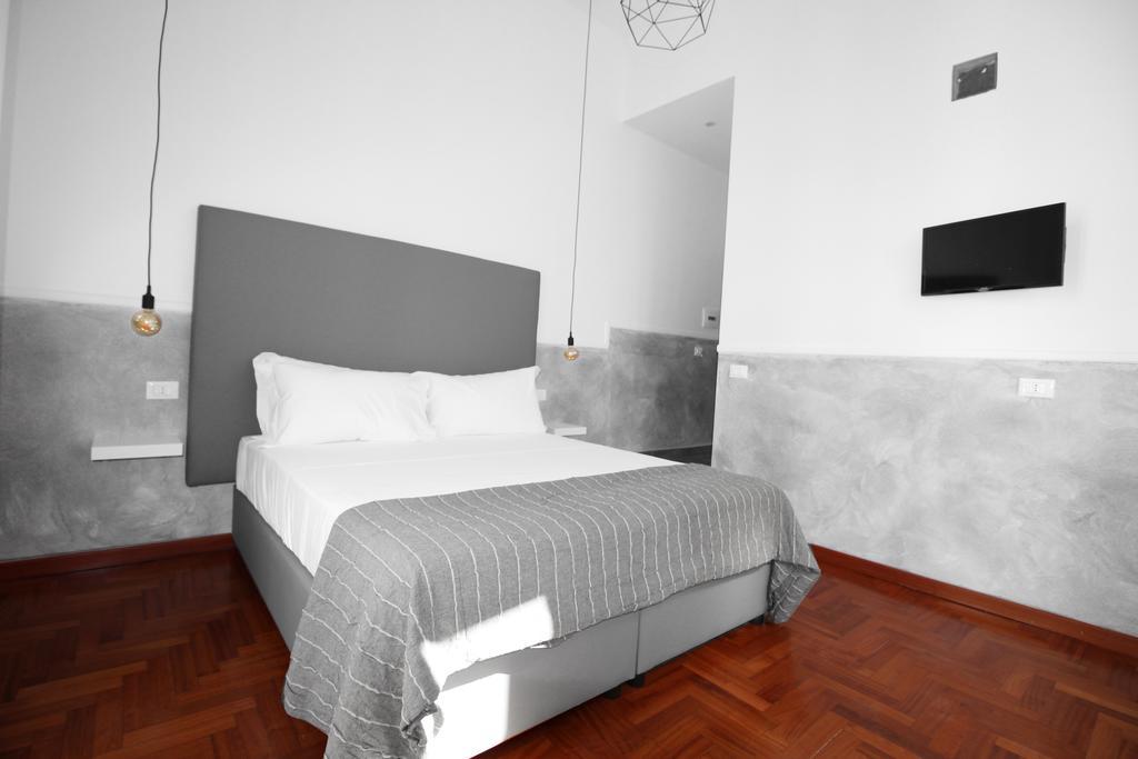 톨레도스탑 호텔 나폴리 외부 사진 A room at the hotel